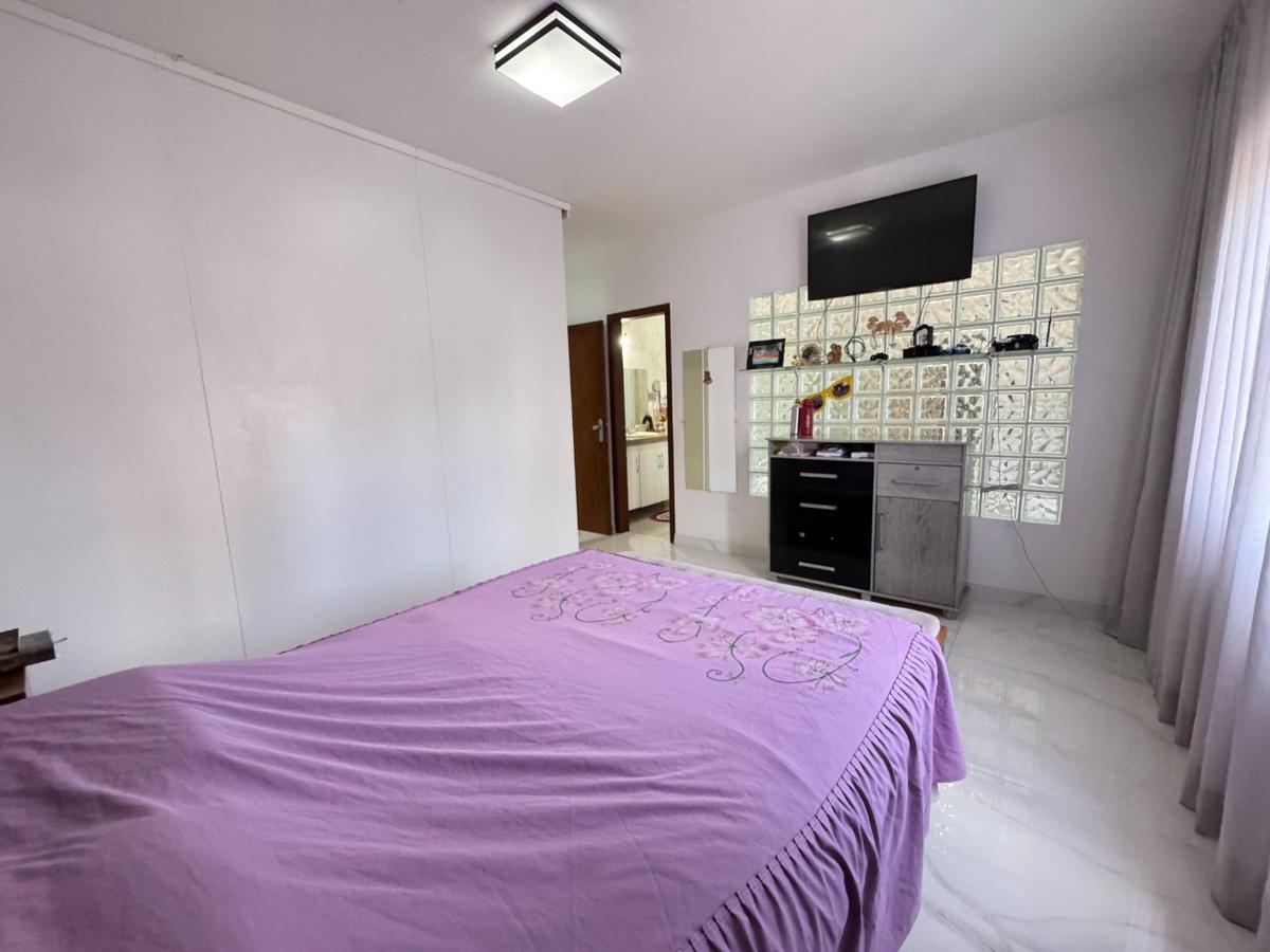 Casa, Santa Branca, 3 Quartos, 3 Vagas, 1 Suíte