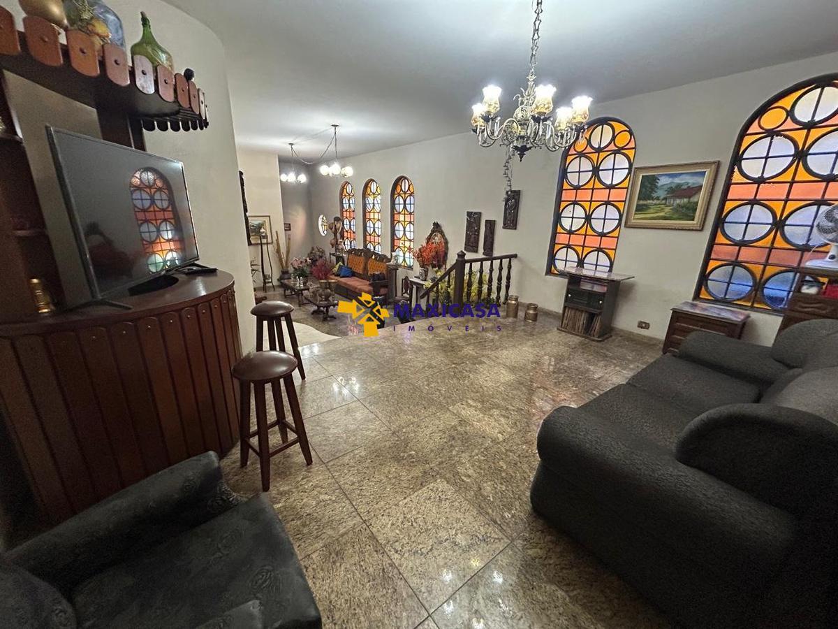 Casa, São José, 5 Quartos, 4 Vagas, 1 Suíte