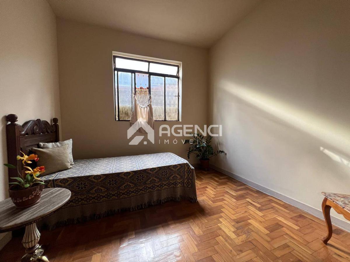 Casa, Camargos, 3 Quartos, 0 Vaga, 0 Suíte