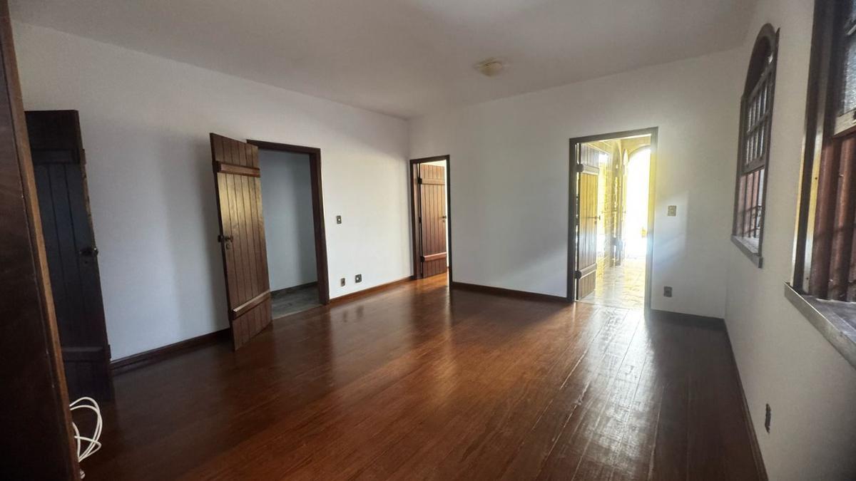 Casa, Ana Lúcia, 5 Quartos, 4 Vagas, 1 Suíte