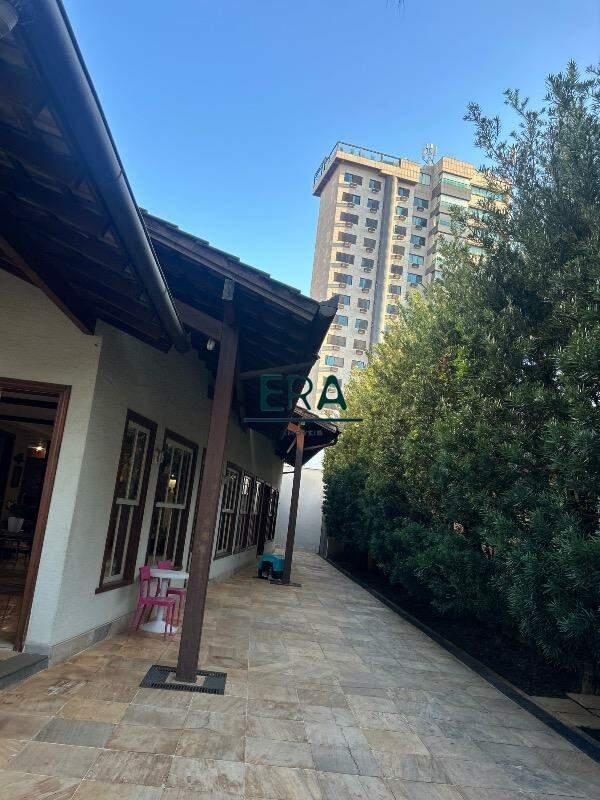 Casa, Belvedere, 4 Quartos, 0 Vaga, 1 Suíte