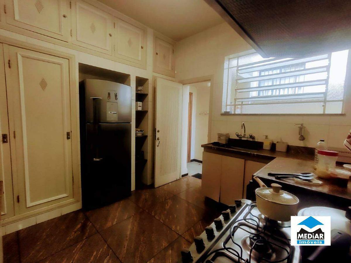 Casa, Floresta, 4 Quartos, 7 Vagas, 2 Suítes