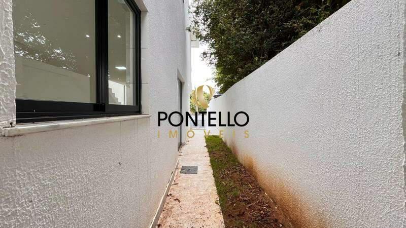 Casa, Santa Branca, 3 Quartos, 2 Vagas, 1 Suíte