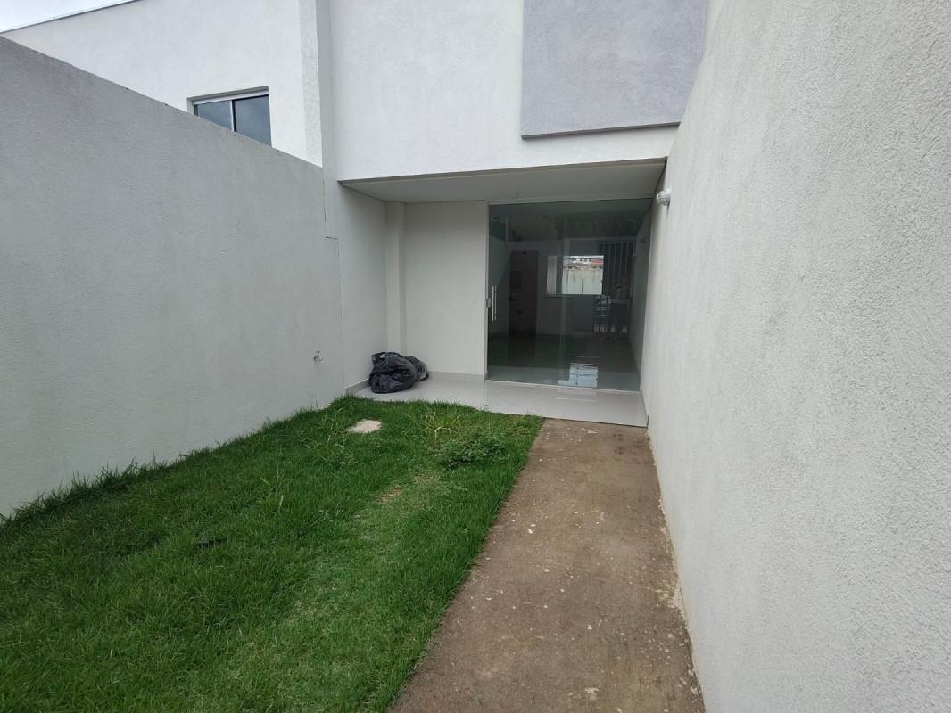 Casa, Piratininga (venda Nova), 2 Quartos, 1 Vaga, 2 Suítes