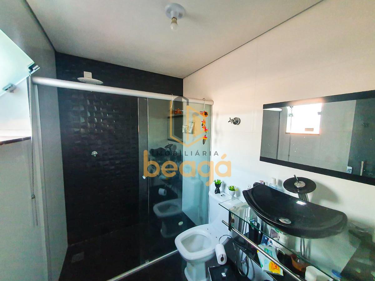 Casa, Arvoredo, 4 Quartos, 2 Vagas, 1 Suíte