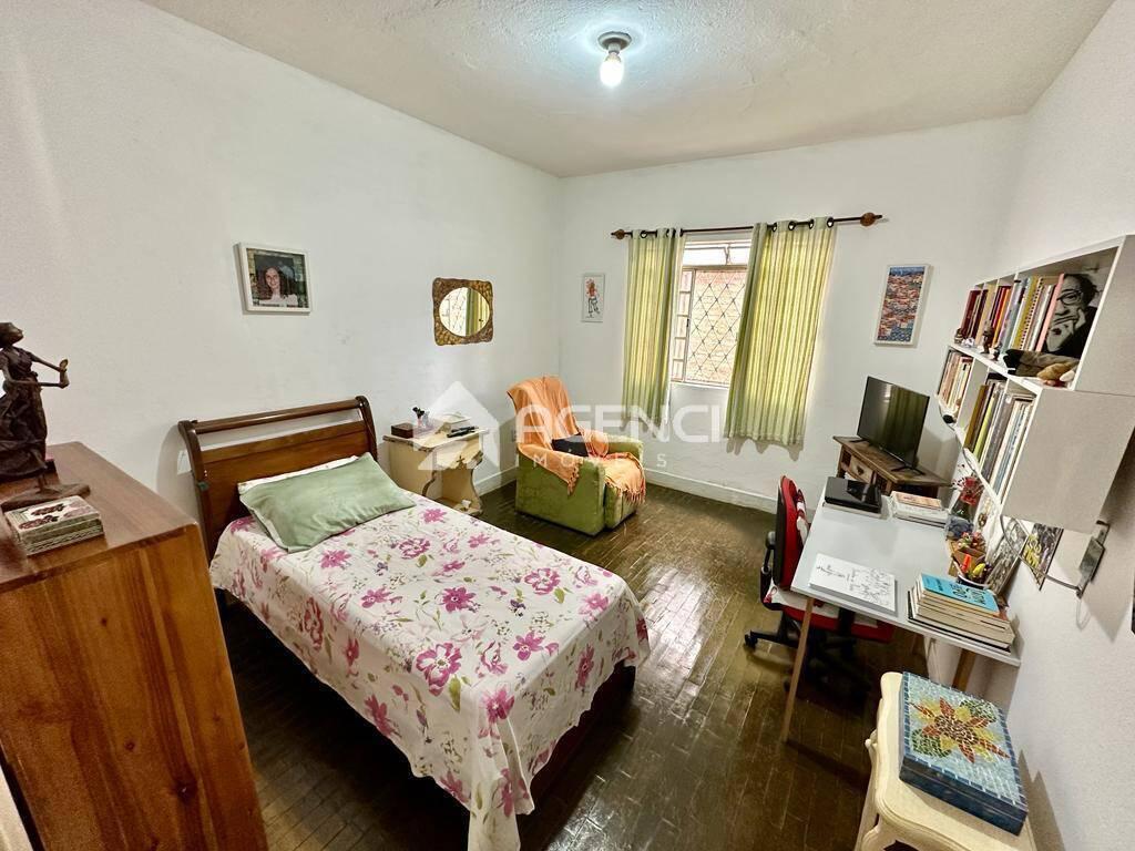 Casa, Coqueiros, 3 Quartos, 0 Vaga, 0 Suíte