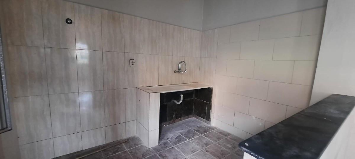 Casa, Cachoeirinha, 1 Quarto, 0 Vaga