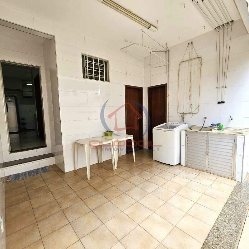 Casa, Castelo, 3 Quartos, 3 Vagas, 2 Suítes