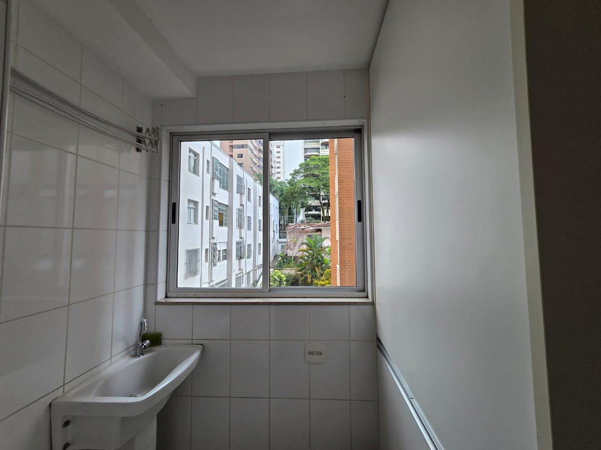 Apartamento, Funcionários, 2 Quartos, 2 Vagas, 1 Suíte