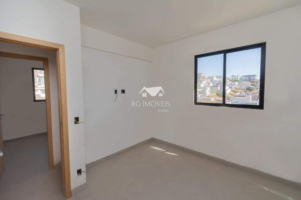 Apartamento, Barreiro, 3 Quartos, 2 Vagas, 1 Suíte