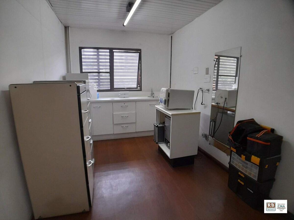 Prédio, Funcionários, 0 Quarto, 4 Vagas