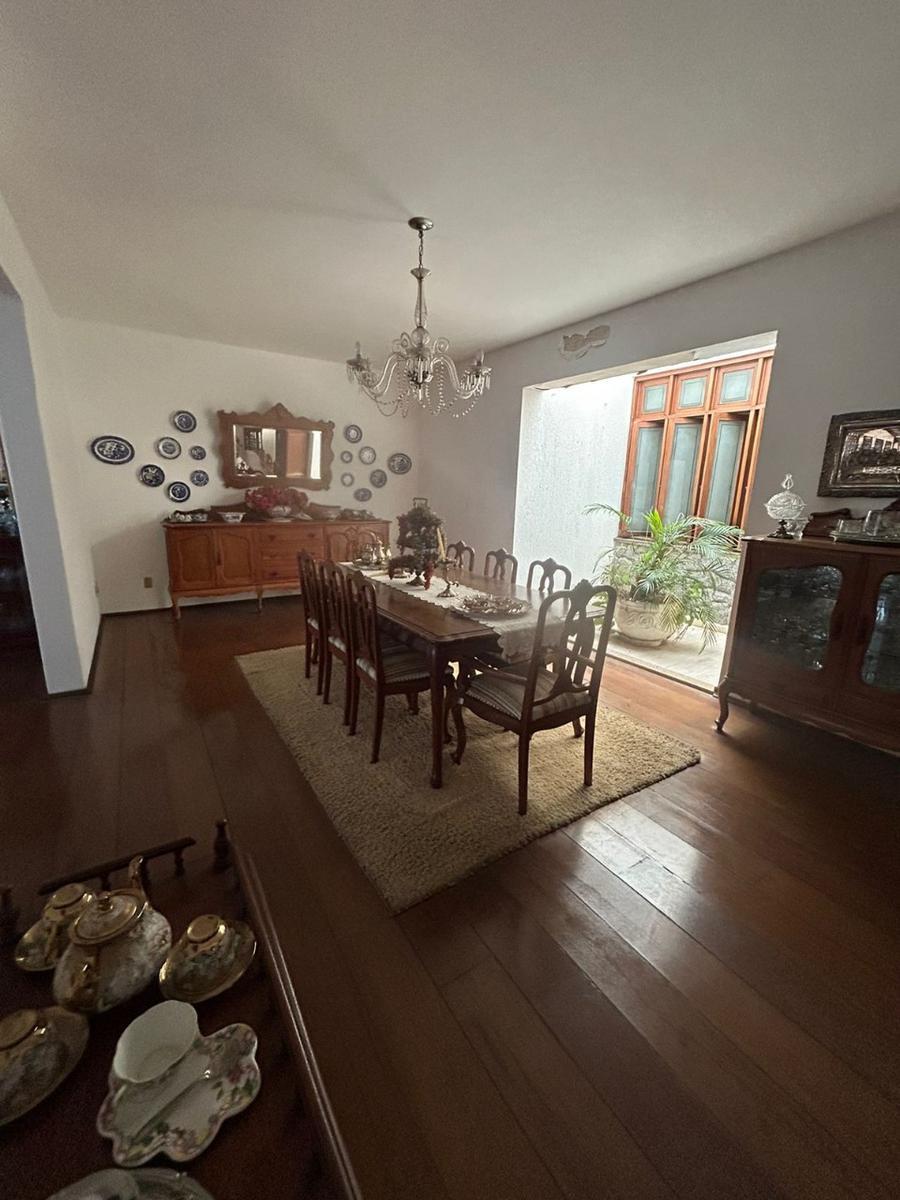 Casa, Centro, 5 Quartos, 0 Vaga, 3 Suítes