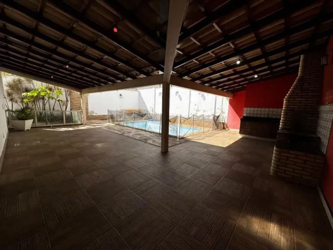 Casa Comercial, Castelo, 4 Quartos, 4 Vagas, 4 Suítes