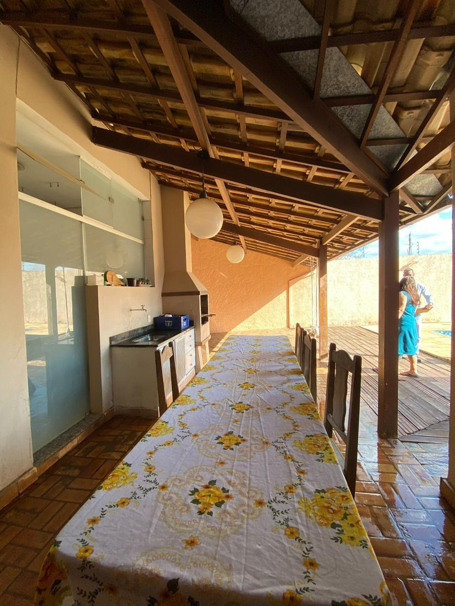 Casa, Braúnas, 3 Quartos, 7 Vagas, 3 Suítes