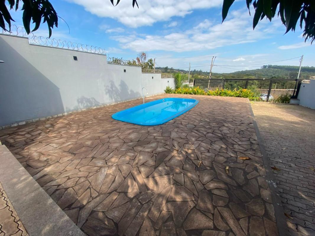 Fazenda, Barreiro, 2 Quartos, 4 Vagas