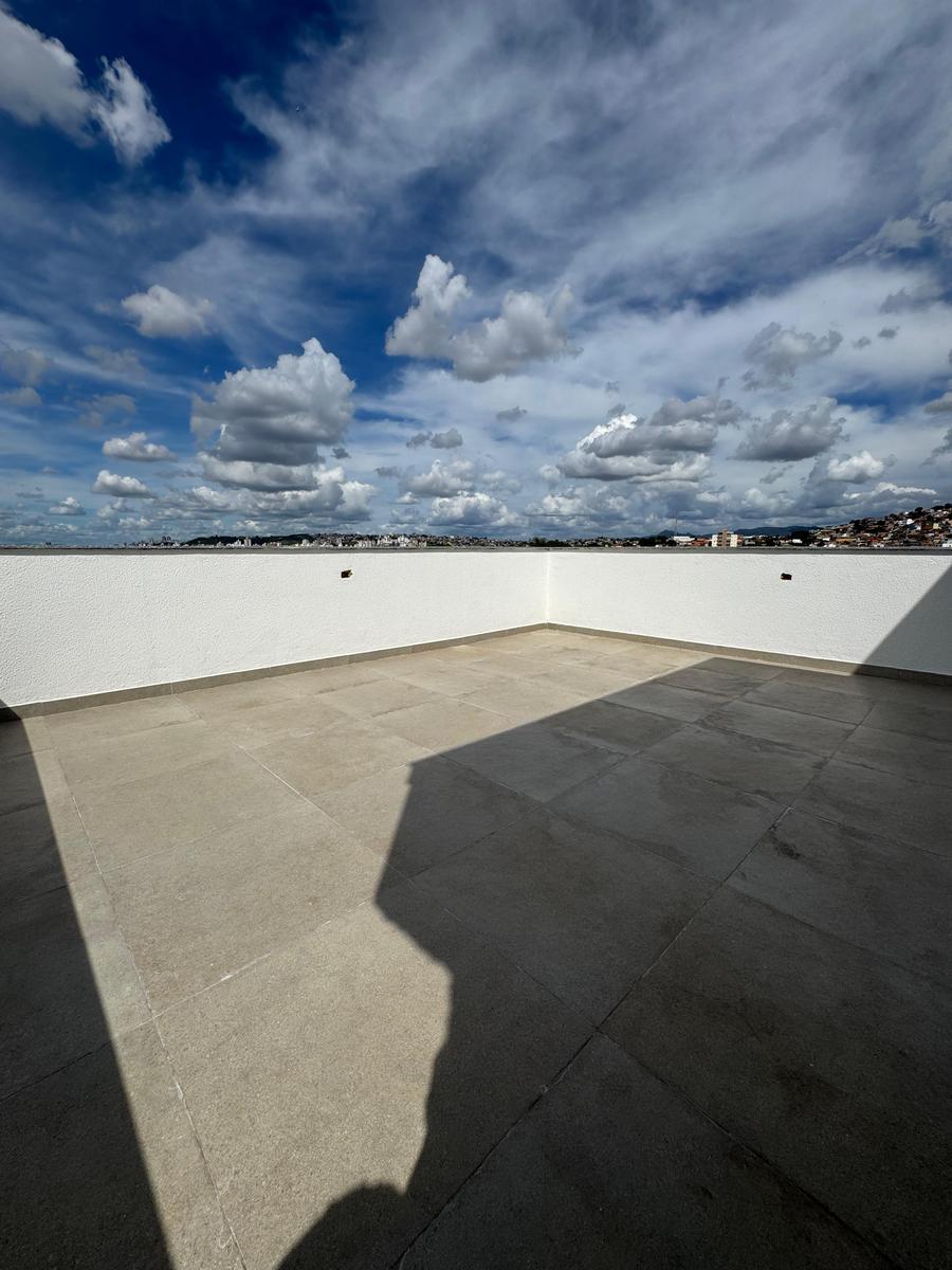 Cobertura, Coqueiros, 2 Quartos, 1 Vaga, 1 Suíte