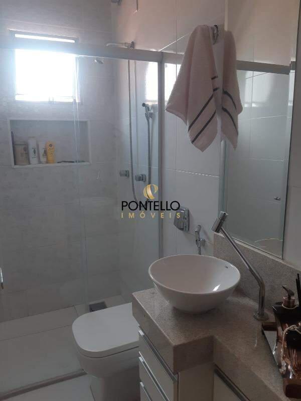 Casa, Boa Vista, 8 Quartos, 2 Vagas, 2 Suítes