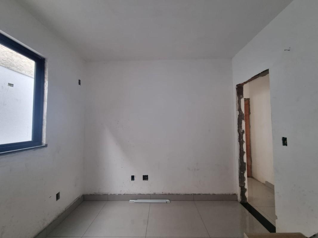 Casa, Europa, 3 Quartos, 3 Vagas, 1 Suíte