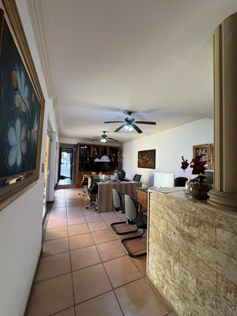 Casa, Jaraguá, 8 Quartos, 4 Vagas, 2 Suítes