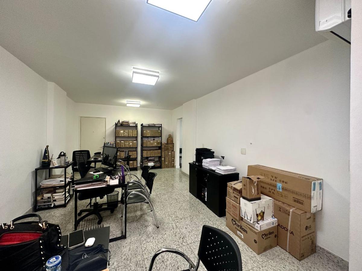 Sala, Centro, 0 Quarto, 0 Vaga