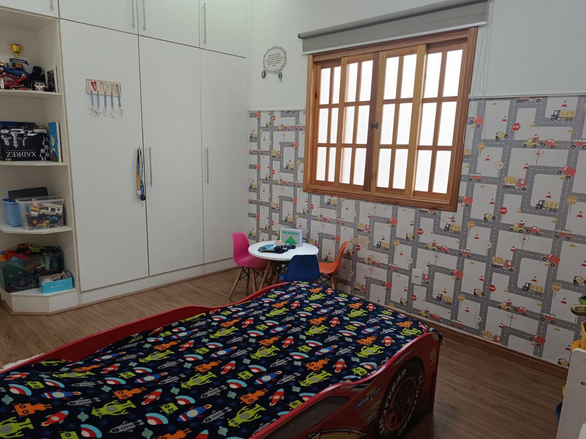 Casa, Jardim América, 3 Quartos, 4 Vagas, 2 Suítes