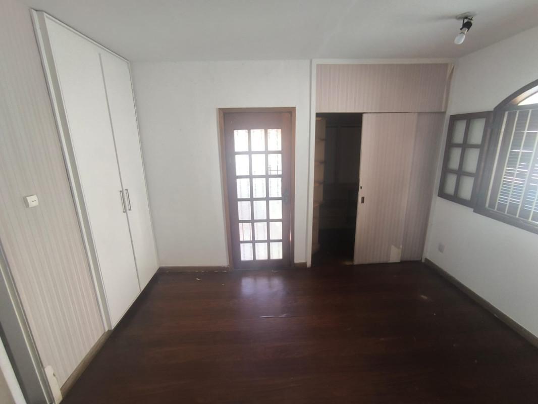 Casa, Santa Cruz, 5 Quartos, 1 Vaga, 1 Suíte