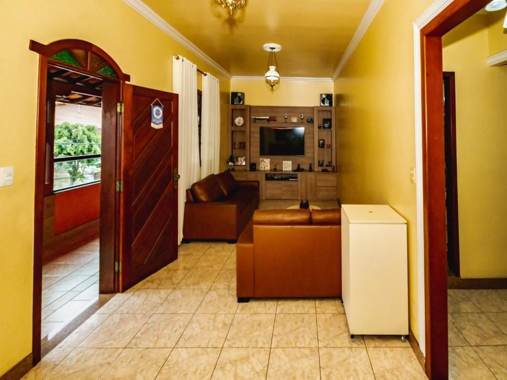 Casa, Minaslândia (p Maio), 5 Quartos, 2 Suítes