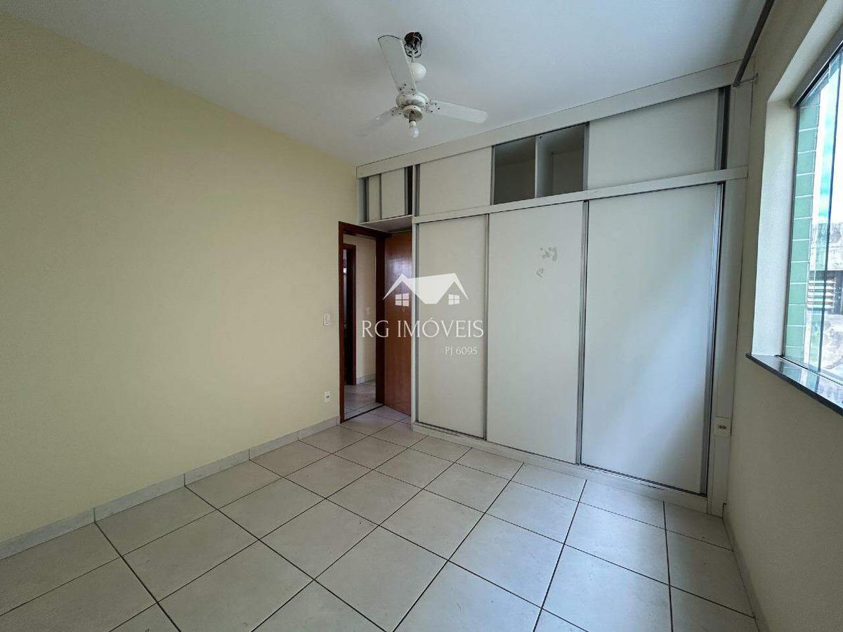 Apartamento, Barreiro, 4 Quartos, 2 Vagas, 1 Suíte