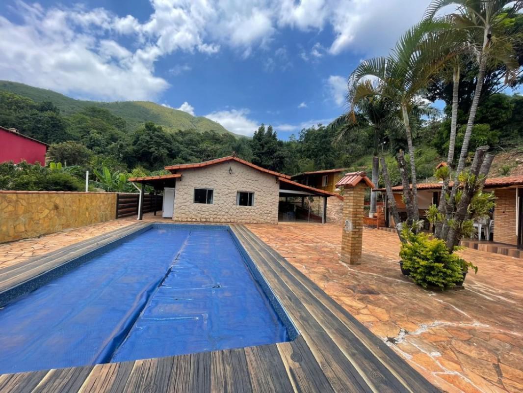 Fazenda, Chácara Bom Jardim, 4 Quartos, 2 Vagas, 4 Suítes