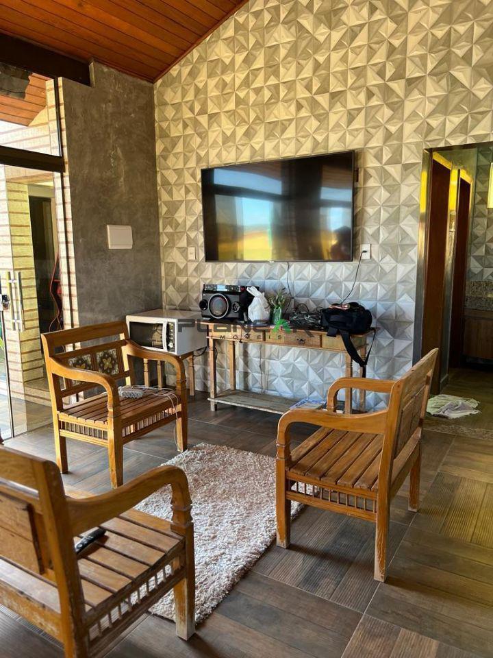 Casa, Solar do Madeira, 3 Quartos, 8 Vagas, 2 Suítes