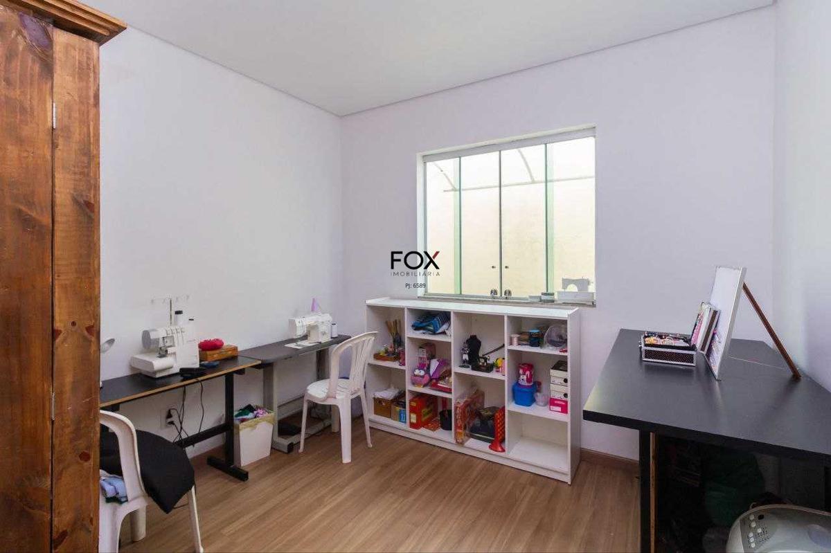 Casa, Estoril, 4 Quartos, 3 Vagas, 4 Suítes