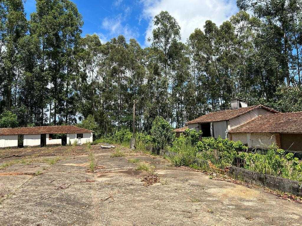 Fazenda, Zona Rural, 4 Quartos, 0 Vaga