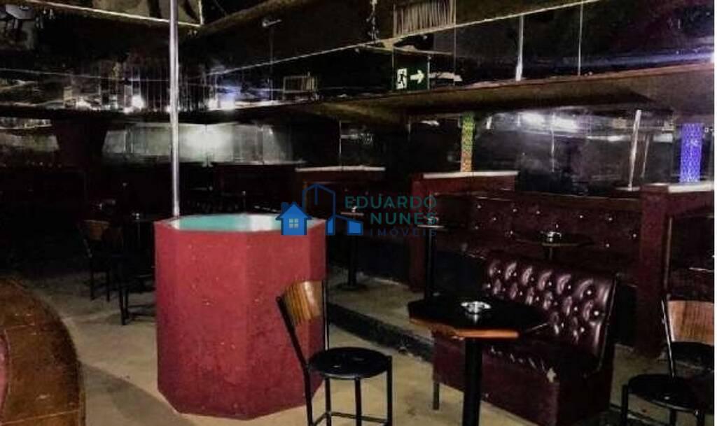 Casa, Funcionários, 4 Quartos, 0 Vaga