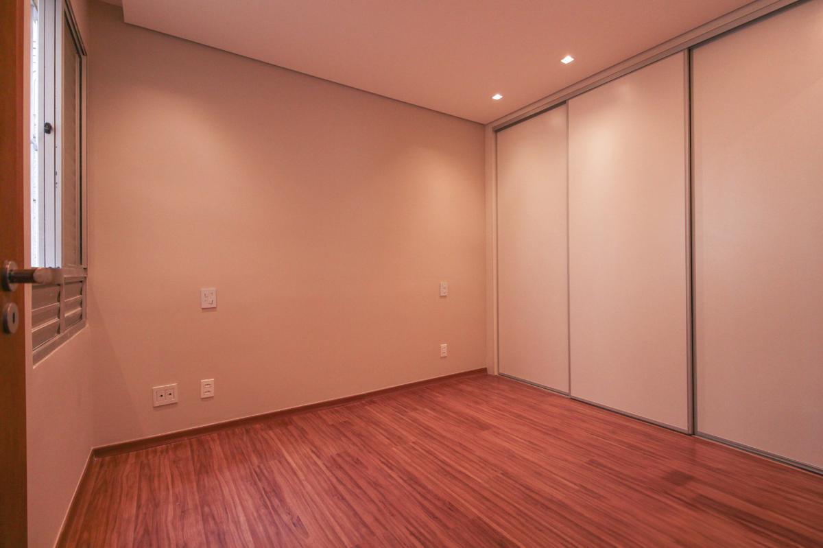 Apartamento, Sagrada Família, 3 Quartos, 2 Vagas, 1 Suíte