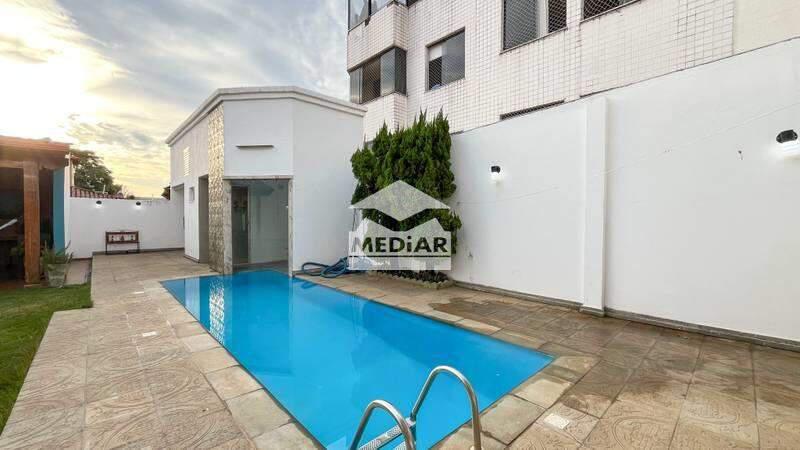 Casa, Castelo, 5 Quartos, 3 Vagas, 1 Suíte