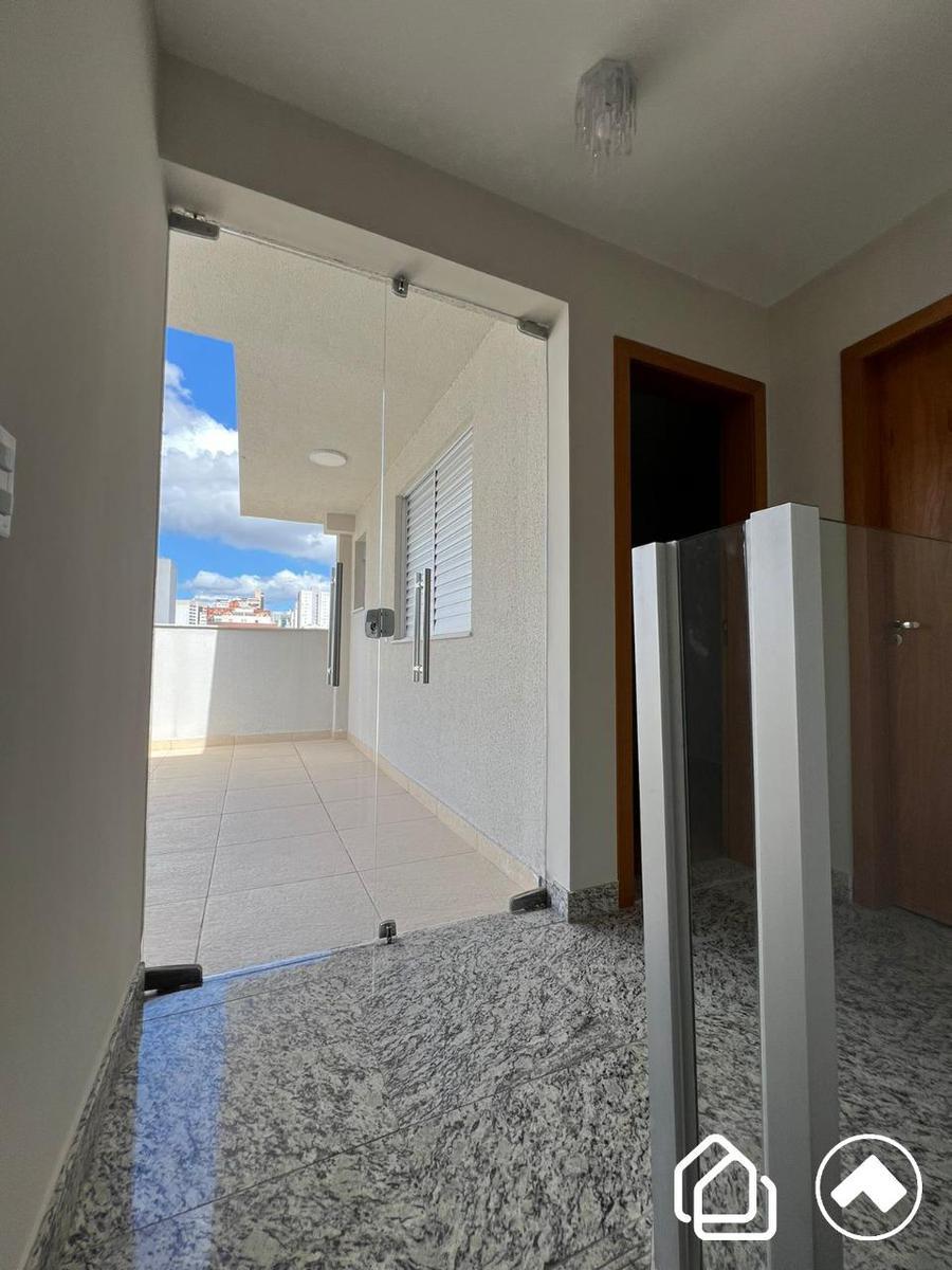 Cobertura, Funcionários, 2 Quartos, 2 Vagas, 2 Suítes