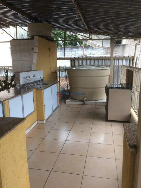 Casa, Quitandinha, 5 Quartos, 2 Vagas, 1 Suíte