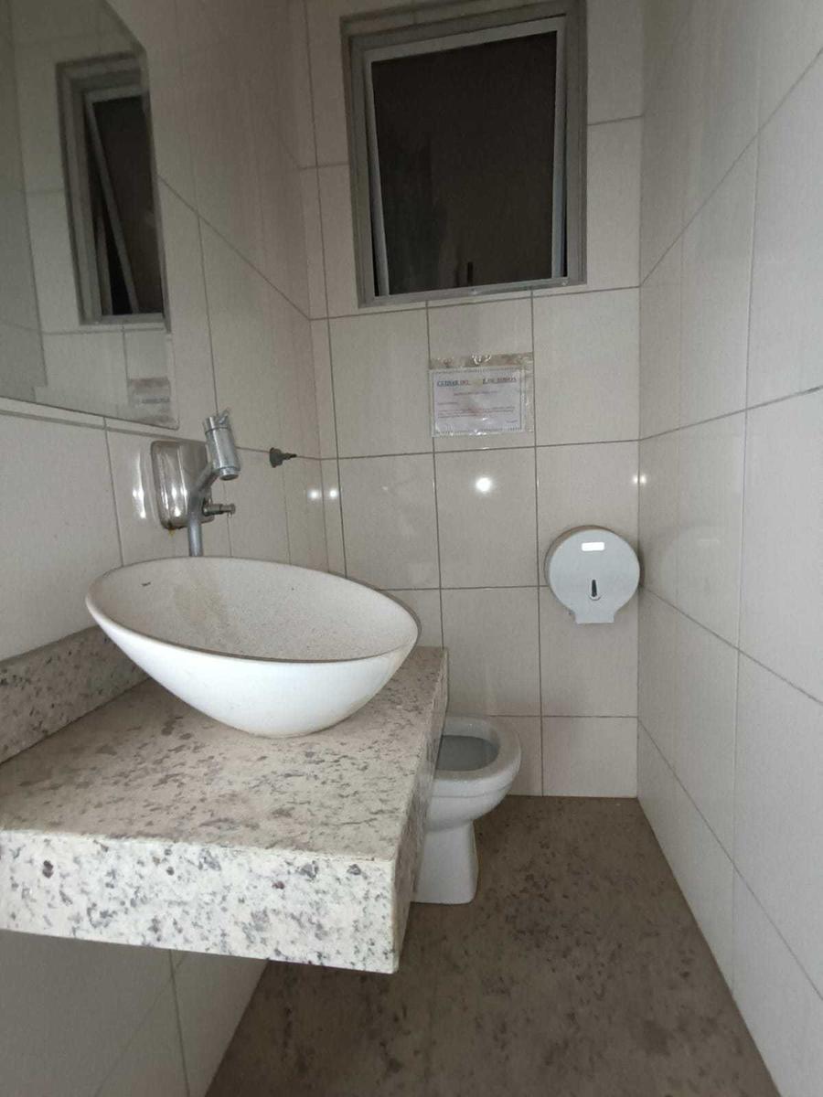 Prédio, Centro, 0 Quarto, 0 Vaga