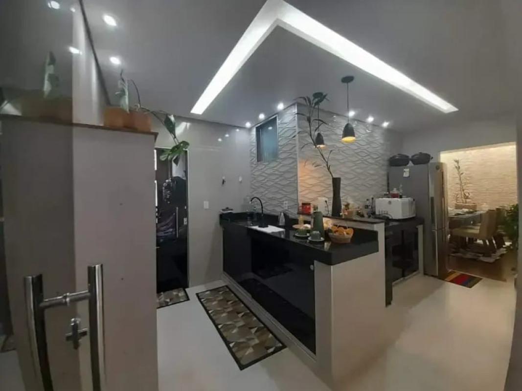Casa, Tirol (barreiro), 3 Quartos, 2 Vagas, 1 Suíte