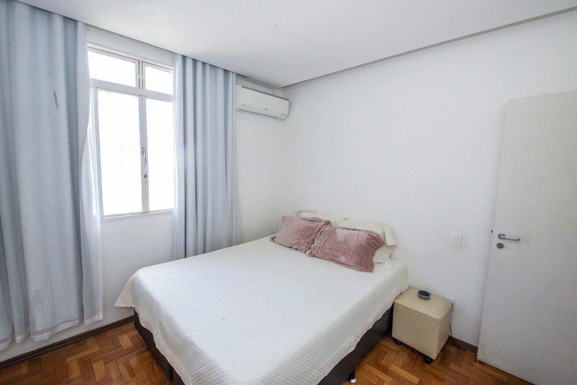 Casa, Cachoeirinha, 6 Quartos, 4 Vagas, 2 Suítes