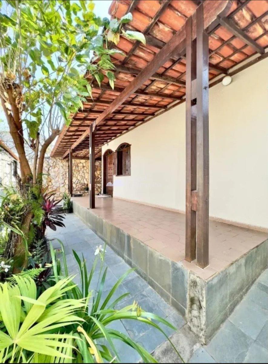 Casa, Santa Mônica, 4 Quartos, 3 Vagas, 1 Suíte