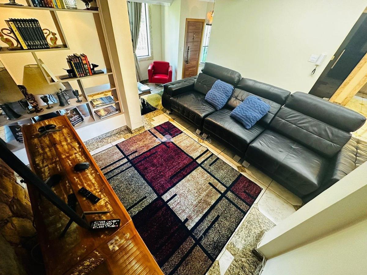 Casa, Santa Branca, 3 Quartos, 4 Vagas, 1 Suíte