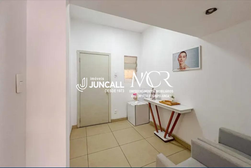 Sala, Centro