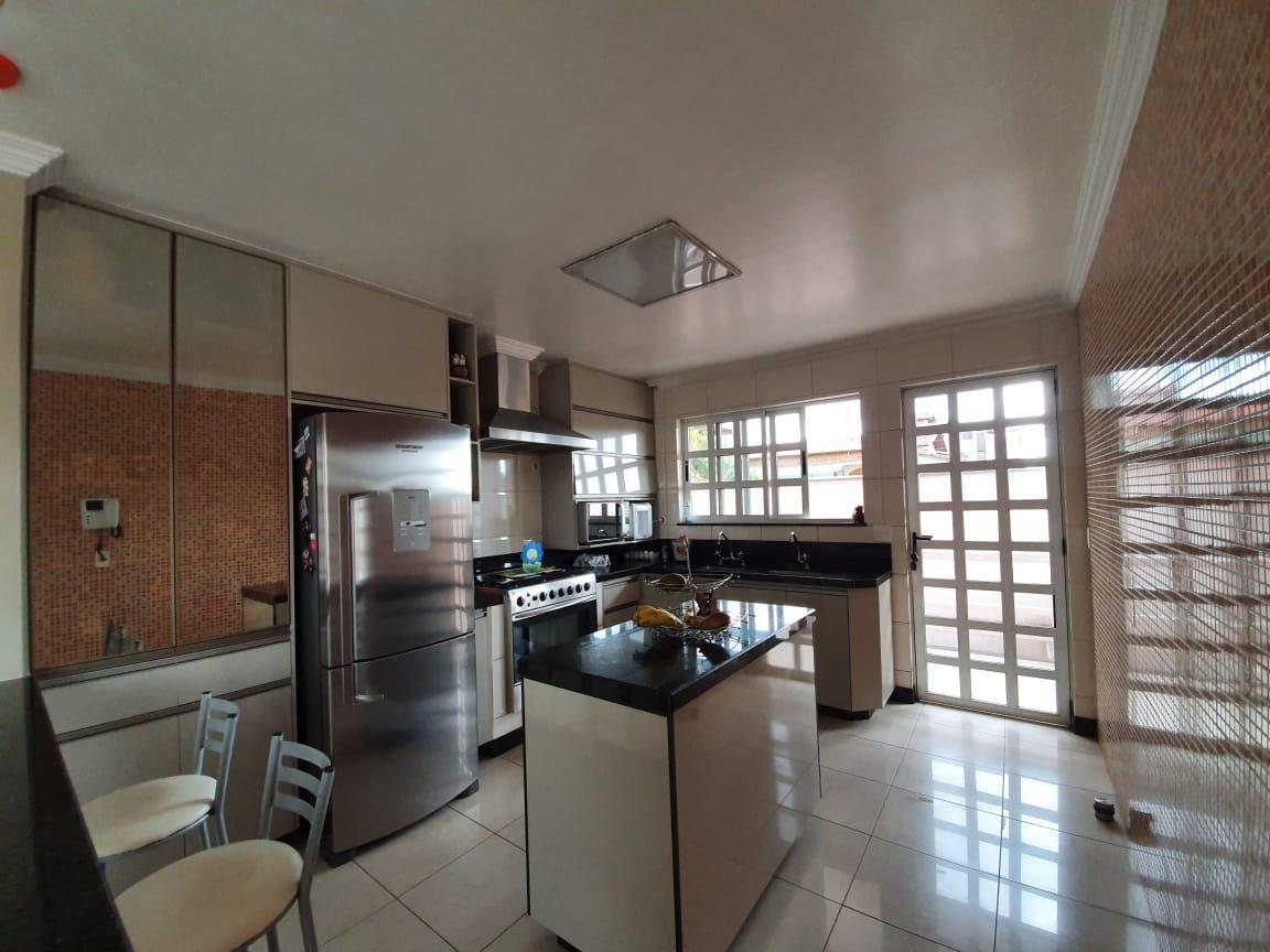 Casa, Jardim Riacho das Pedras, 4 Quartos, 6 Vagas, 3 Suítes