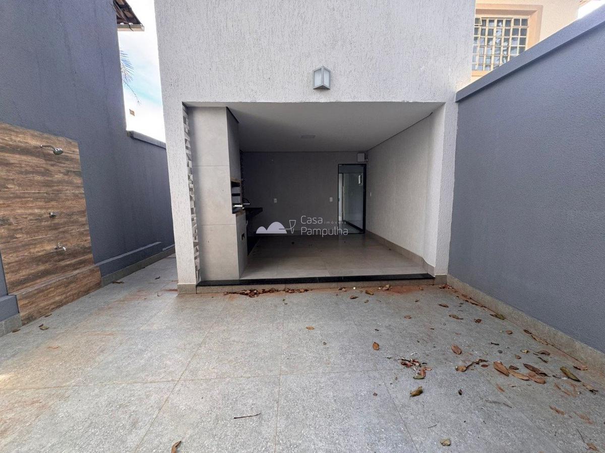 Casa, Trevo, 3 Quartos, 3 Vagas, 2 Suítes