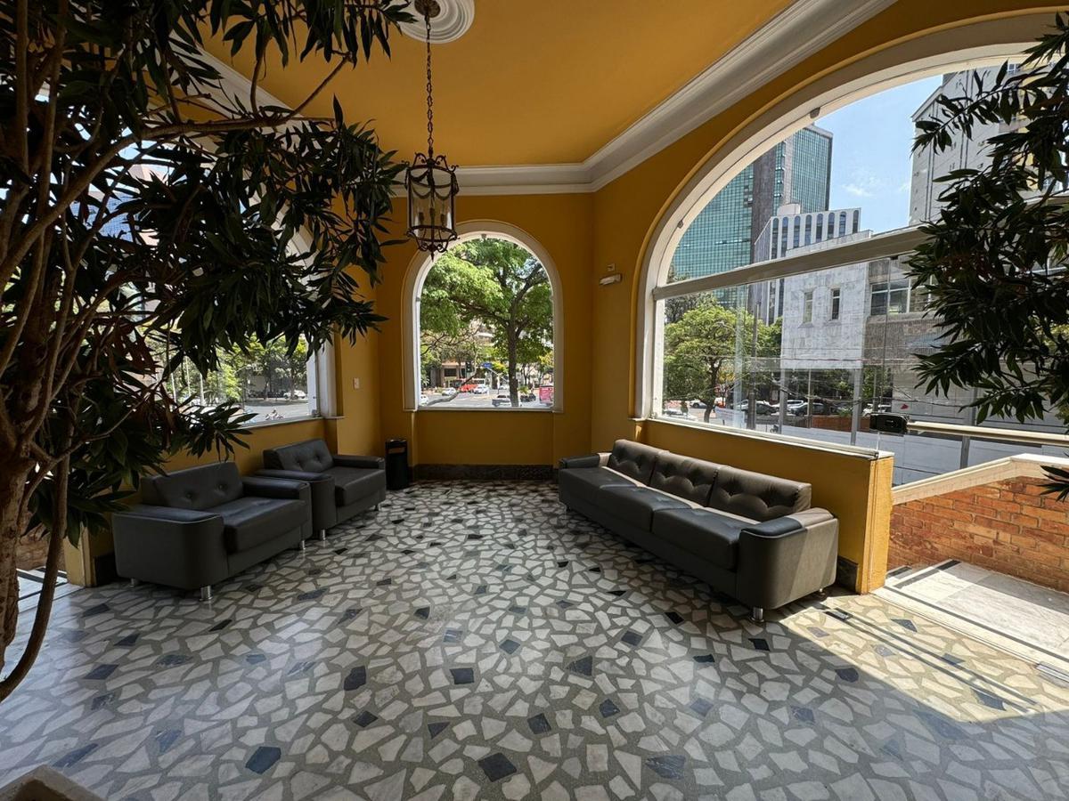 Casa, Funcionários, 10 Quartos, 30 Vagas, 5 Suítes