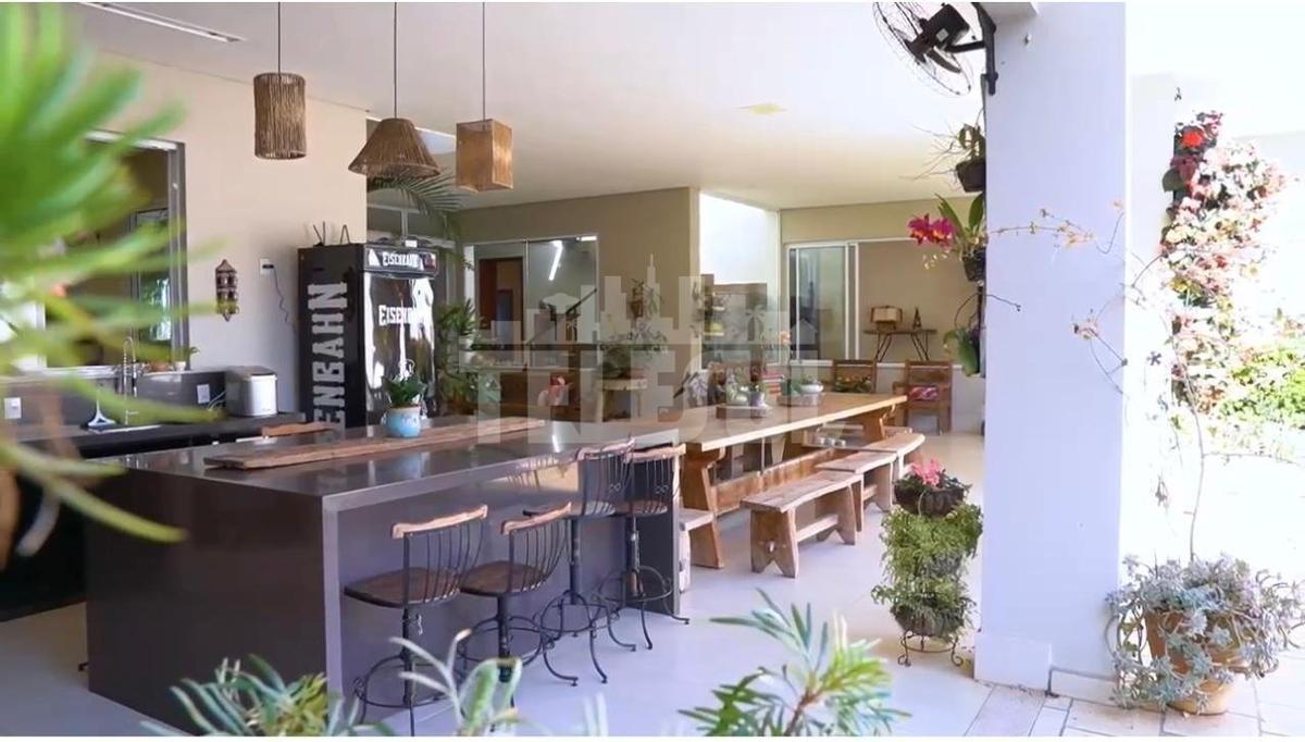 Casa, Rezende, 0 Quarto, 6 Vagas, 4 Suítes