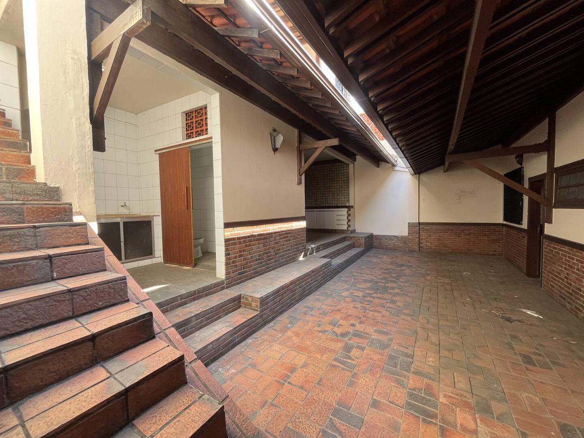 Casa, Professores, 5 Quartos, 2 Vagas, 2 Suítes