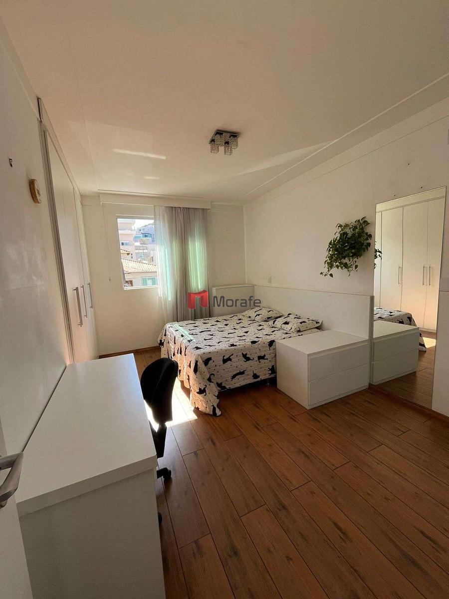 Casa, Castelo, 4 Quartos, 8 Vagas, 4 Suítes