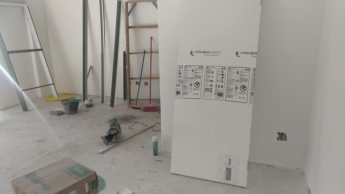 Loja, Estoril, 1 Vaga